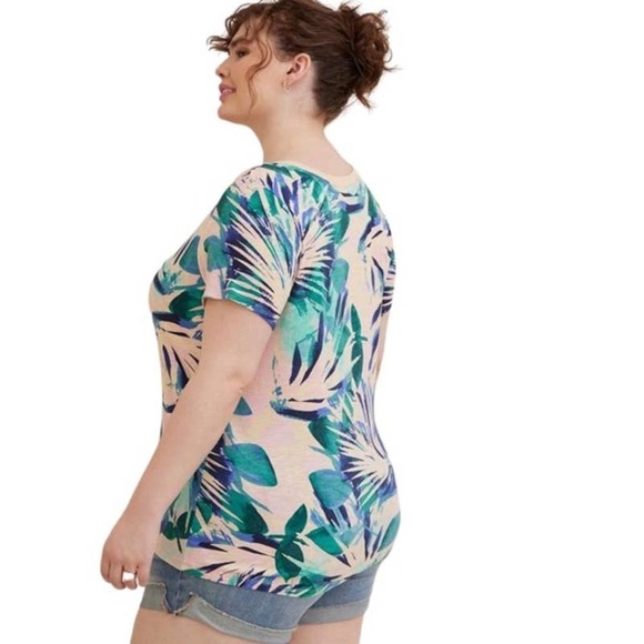Torrid Palm Print Classic Soft Slub Crew Neck Tee Size‎ 0/LARGE - Picture 3 of 10